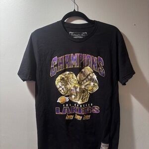 Mitchell & Ness LA Lakers Champion T-shirt